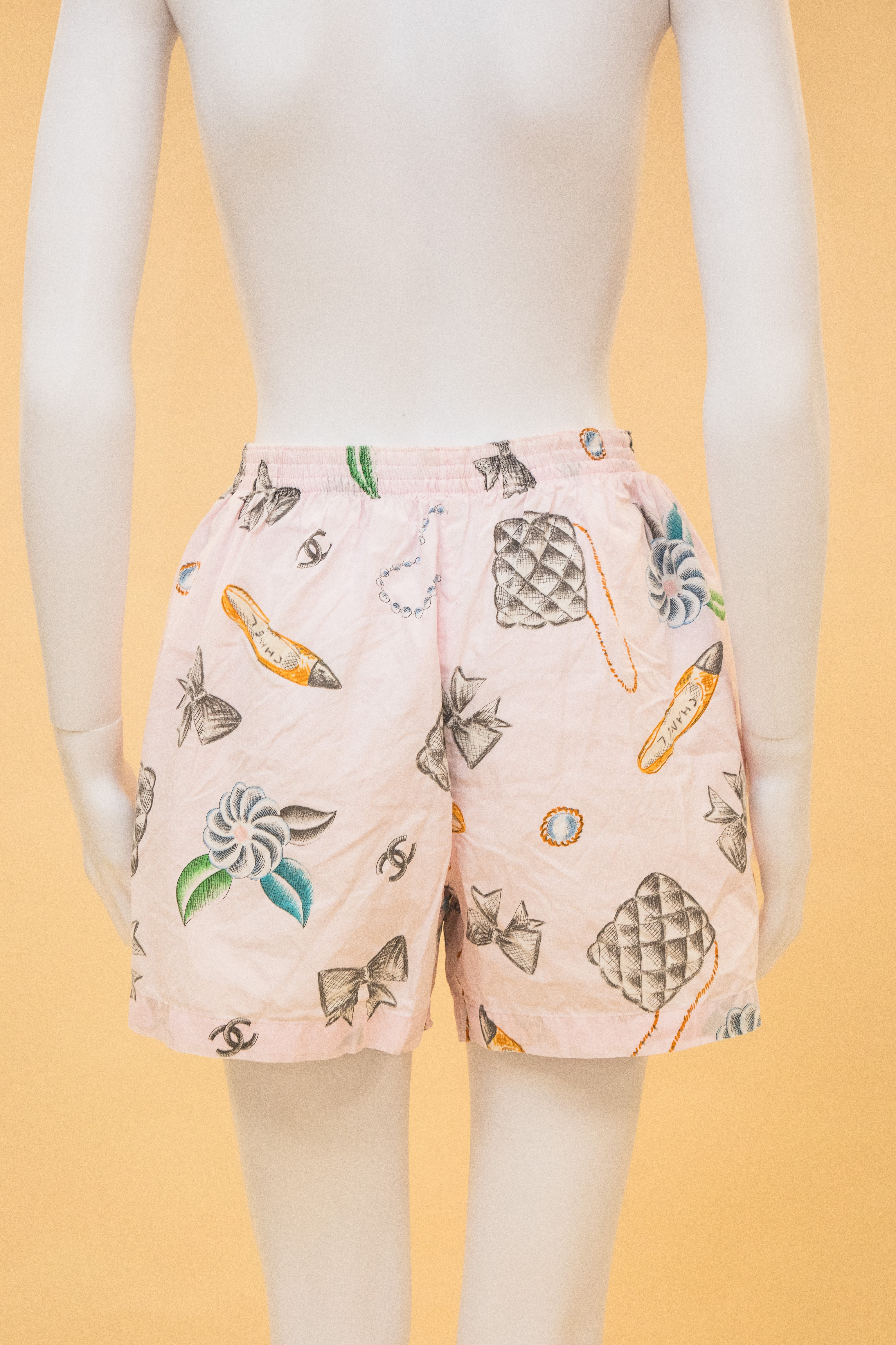 90sビンテージ シャネル プリント コットンショートパンツ Chanel 1996 Runway Pink Lounge Shirt and Shorts – Objects of Venus