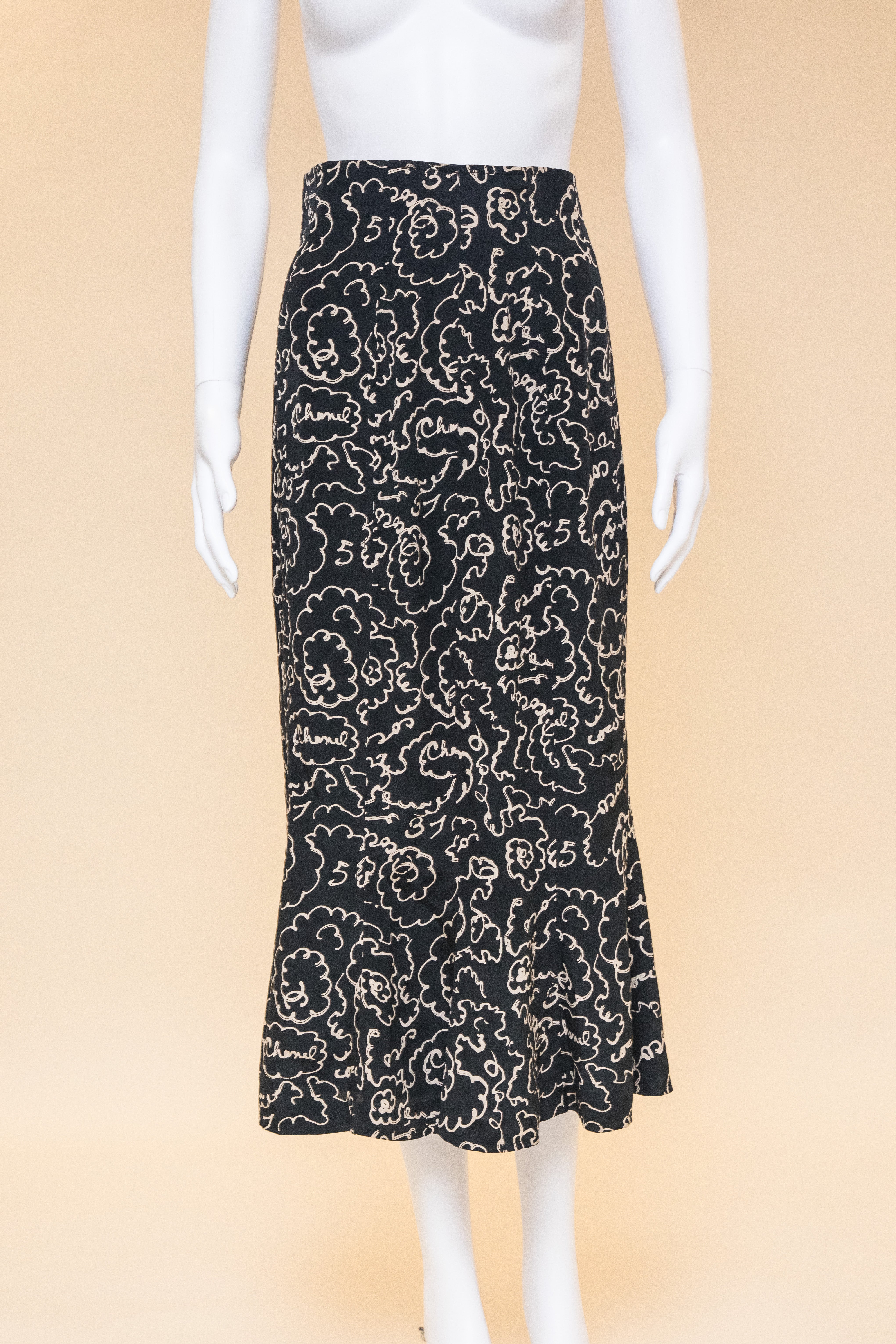 Chanel Fall 1997 Vintage Classic Black Mini Skirt (M-L